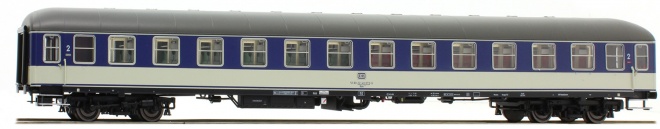 Passenger car type Bm232 2nd class in POP livery<br /><a href='images/pictures/LS_Models/46127.jpg' target='_blank'>Full size image</a>